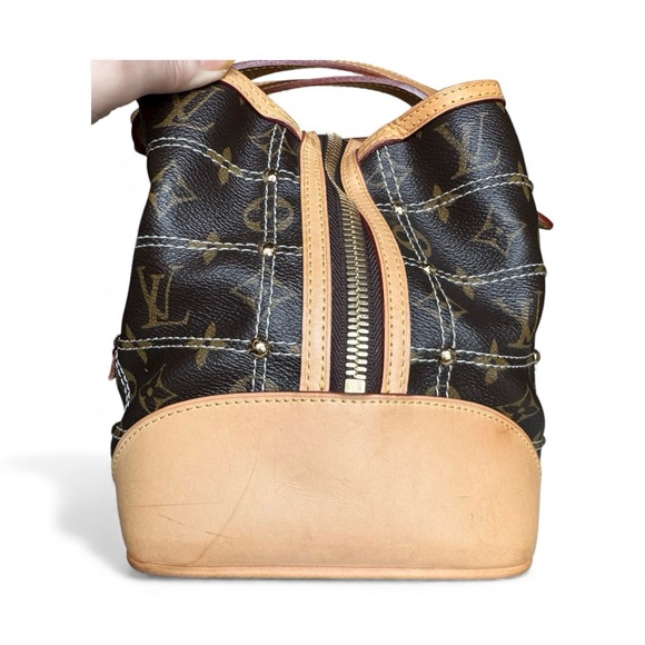 VINTAGE LOUIS VUITTON Limited Edition Riveting Signature Monogram Tote 2007 - Picture 6 of 16